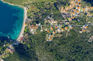 Урбанизированные участки рядом с морем в Герцег-Нови (4556 м² или по отдельности 2090 м² и 2466 м²) – Отличная инвестиционная возможность