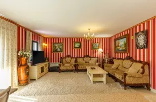 Дом на трех уровнях с тремя спальнями, 176 м², Ластва