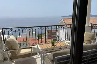 Квартира в Пржно с двумя спальными комнатами и панорамным видом на море