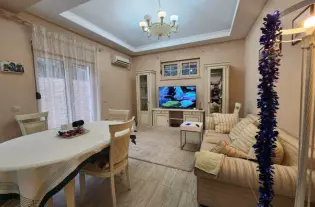 Продается дом в Герцег-Нови с бассейном