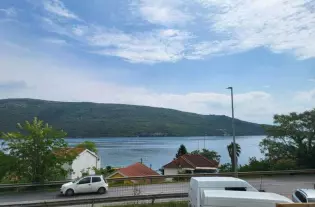 Квартиры в новостройке с одной и двумя спальными комнатами и видом на море