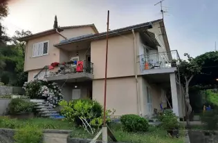 Дом с прекрасным видом в Тивате на продажу