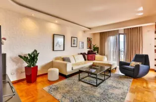 Просторная трёхкомнатная квартира-дуплекс в Будве (Дубовица) — 156 м²
