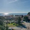 Урбанизированный участок с недостроенным зданием в Петроваце