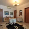 Просторный дом с большим двором в Зеленике