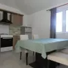 Комплекс с домами и бассейном в тихом районе
