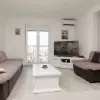 Светлая квартира в Будве