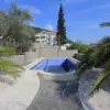 Светлая вилла с бассейном в Петроваце