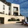 Вилла с бассейном в Будве